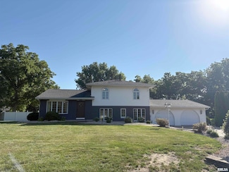 276 E Far Hills Dr, East Peoria, IL 61611