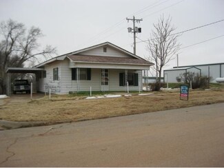 114 E 6th St, Leedey, OK 73654