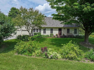 1624 Hopkins Rd, Vergennes, VT 05491