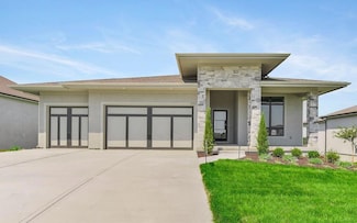 15286 W 161st St, Olathe, KS 66062