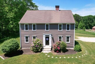 13 Park St, Mendon, MA 01756