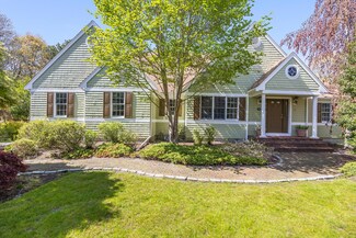 34 Longshank Cir, East Falmouth, MA 02536