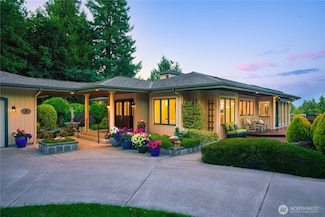 7001 Palm Ln, Anacortes, WA 98221