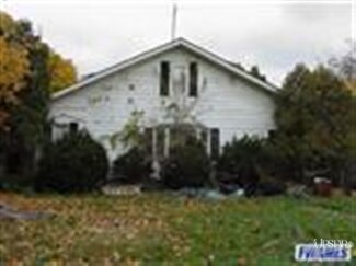1004 S Cavin St, Ligonier, IN 46767