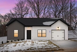 217 Wayne Hall Rd, Clarksville, TN 37040