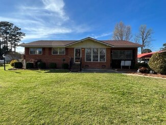 805 Brookwood Ave, Dunn, NC 28334