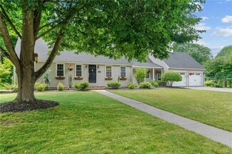 132 Pinecrest Dr, North Kingstown, RI 02852