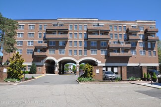 32 Iron Forge Square, Pompton Lakes, NJ 07442