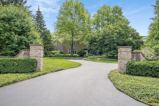 475 Red Fox Ln, Lake Forest, IL 60045