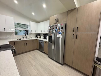 1711 SW 16th St, Miami, FL 33145