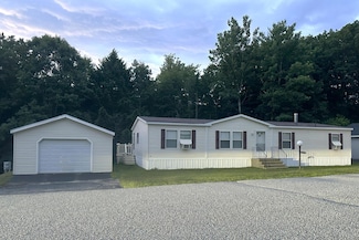 46 Poulin Ct, Turner, ME 04282