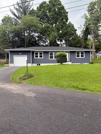 1 Crescent Ct, Peekskill, NY 10566