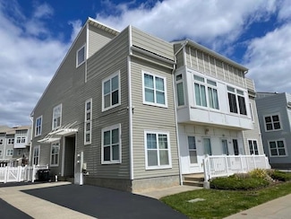 7006 Beach Front Rd, Arverne, NY 11692