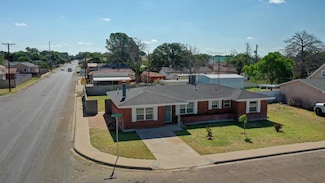 1500 S Bruce Ave, Monahans, TX 79756