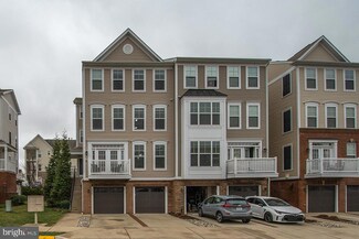 42229 Canary Grass Square, Aldie, VA 20105