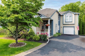 32 Coventry Cir, Mahopac, NY 10541
