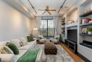 2600 Hillsboro Pike Unit 303, Nashville, TN 37212