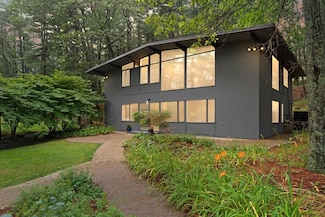 37 Alden Rd, Wayland, MA 01778