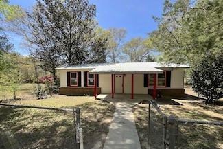 8106 County Line Rd, Laurel Hill, FL 32567
