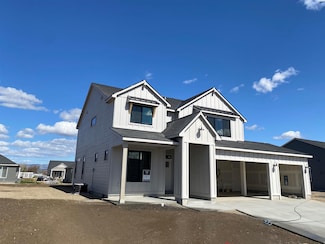 313 Ruby Ave, Grandview, WA 98930