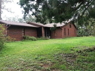 576 N Us Highway 1, Oak Hill, FL 32759