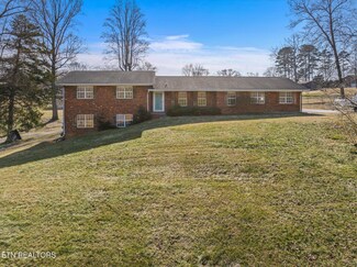 702 Circle Dr, Loudon, TN 37774