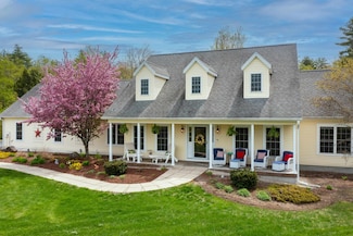 104 Champagne Cir, Campton, NH 03223