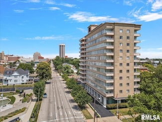 718 S 7th St Unit 1000, Springfield, IL 62703