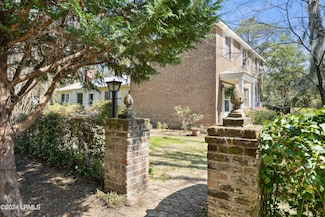 809 Hamilton St, Beaufort, SC 29902