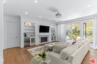 133 S Oakhurst #108 Dr, Beverly Hills, CA 90212