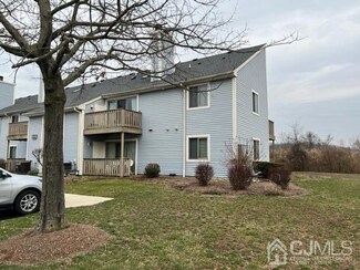 814 Aspen Dr, Plainsboro, NJ 08536