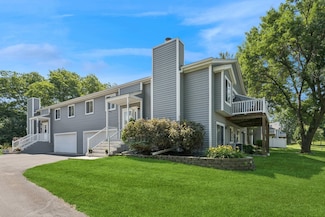 5627 Pompano Dr, Hopkins, MN 55343