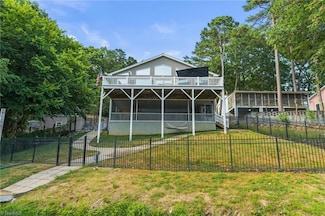 592 Shoreline Rd, New London, NC 28127