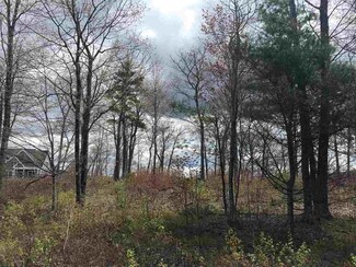 12 Point of View Dr, Plymouth, NH 03264