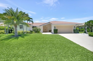 902 Foxpointe Cir, Delray Beach, FL 33445