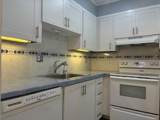 2831 Somerset Dr Unit 106, Lauderdale Lakes, FL 33311