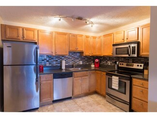 525 Calef Rd Unit 27, Manchester, NH 03103