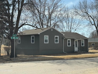 210 E 10th Ave, Milbank, SD 57252