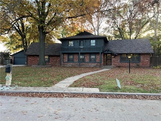 8207 E Morningside St, Wichita, KS 67207