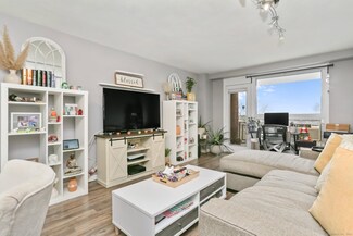91 Strawberry Hill Ave Unit 733, Stamford, CT 06902