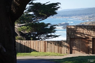 68 Black Point Close, Sea Ranch, CA 95412