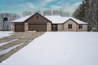 5520 W Rockway Dr, New Palestine, IN 46163