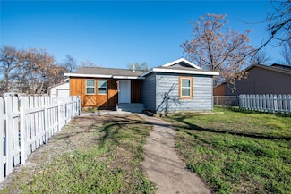 540 Hensley Dr, Grand Prairie, TX 75050