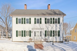 21 Academy St, Hallowell, ME 04347