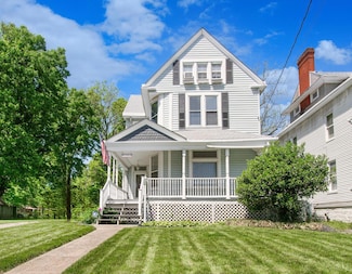 8383 Burns Ave, Cincinnati, OH 45216