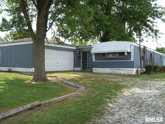 31 N Commercial St, Winchester, IL 62694