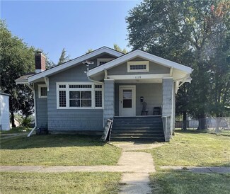 1119 W 4th St, Cameron, MO 64429