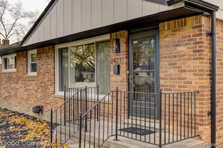 24231 Ridgedale St, Oak Park, MI 48237