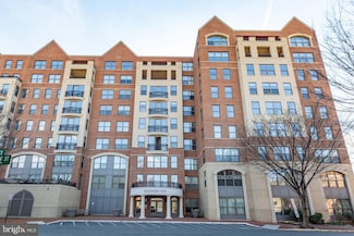 485 Harbor Side St Unit 900, Woodbridge, VA 22191