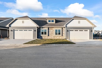 655 Lambert Ct, Slinger, WI 53086